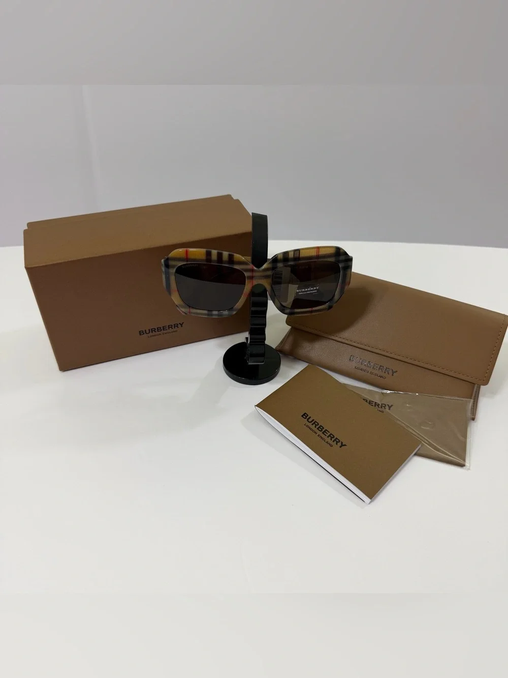 Burberry Myrtle BE4334 Vintage Check Square Sunglasses | NWT
